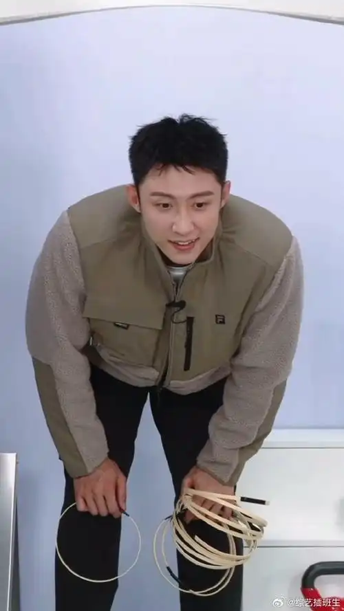 黄景瑜实在人##黄景瑜套圈技术和林陆骁一样烂