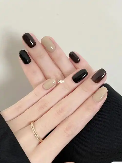 秋季纯色跳色美甲