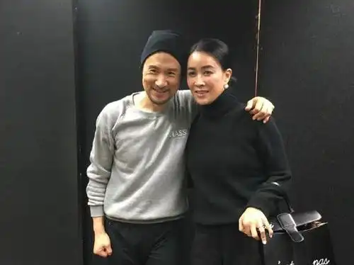 那英合照张学友,却说唱刀郎歌的都是农民