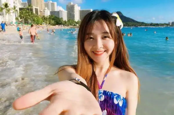 释小龙老婆杨丽晓介绍 释小龙的妻子个人资料_知识问答