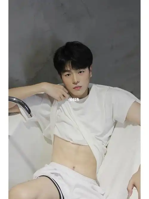 少年感  #擦边  #腹肌