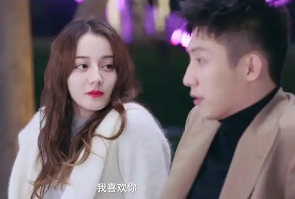 热巴恋情再曝进展!发福明显下巴圆润,出国工作黄景瑜疑似也在