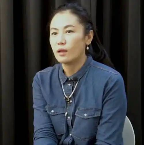 原创窦唯第二任妻子晒李亚鹏合照重点是窦唯李亚鹏都经历同一个王菲