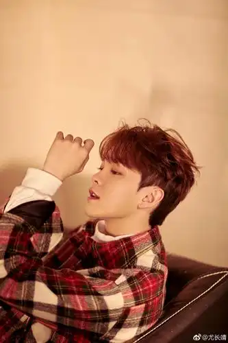 来品一品尤老师的完美侧颜心脏暴击必须拥有姓名啊尤长靖