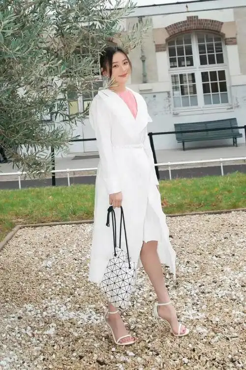 每天美图|袁姗姗的高跟鞋美图大赏_网易订阅