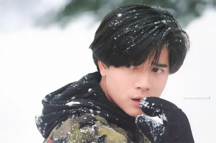 谁有郭富城年轻时候的照片我想拿来做头像谢谢