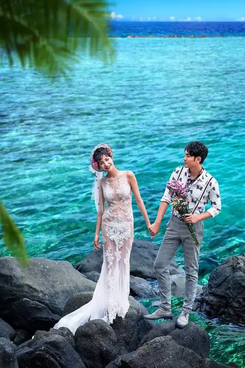 矮个子女生选什么款式的婚纱才好看呢?