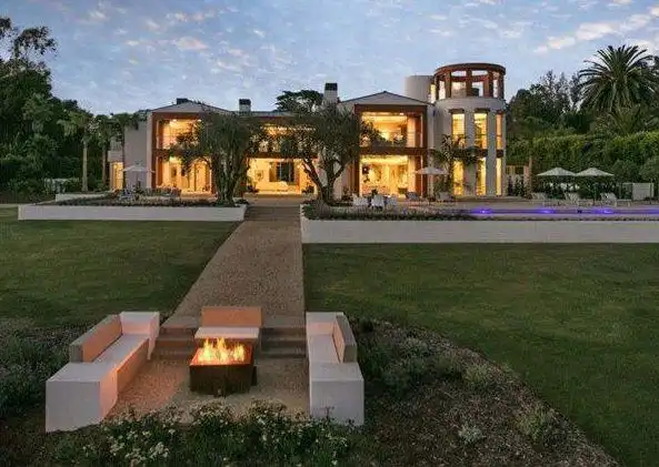 重要的是,赵丽颖和冯绍峰的豪宅之前就已经曝光,光看看就觉得高端大气