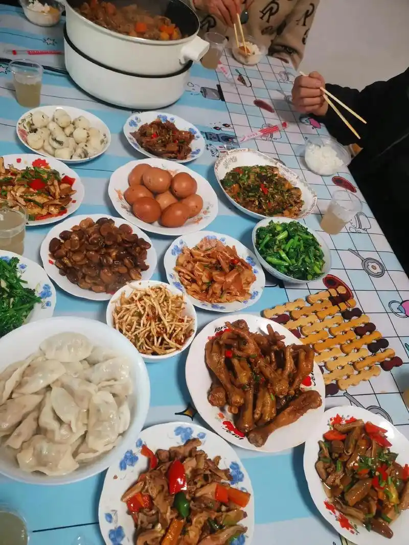 今天在宜都客户家里吃饭,感谢盛情款待,真的让我觉得非常的开心