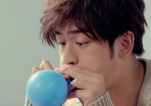 陈柏霖晒长发美女照,疑似公开恋情?没想到是他自己!