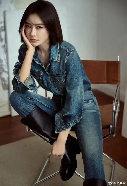 秦岚这一身牛仔配长筒靴好酷好飒