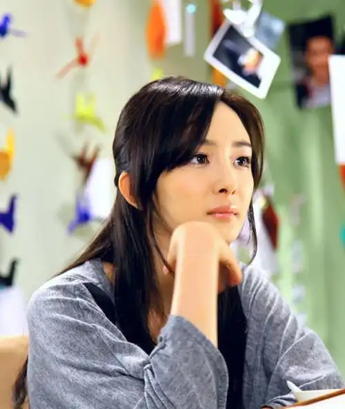 杨幂vs郭采洁 《小时代》双生花私服pk