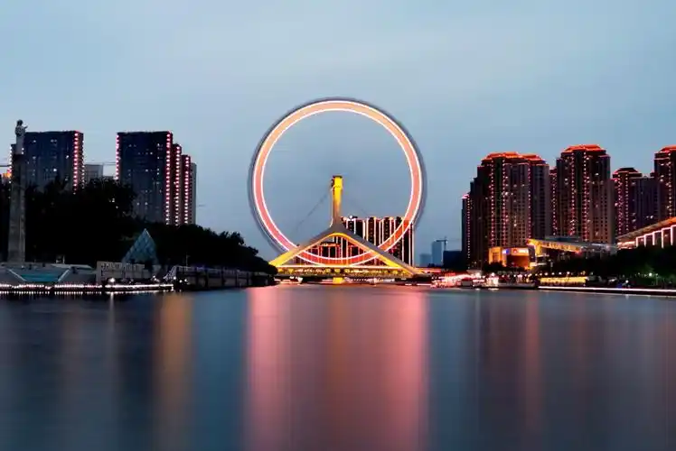 天津之眼海河桥上的摩天轮