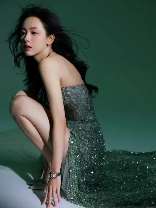 陈都灵雀鸟眼妆##陈都灵 碎钻雀鸟