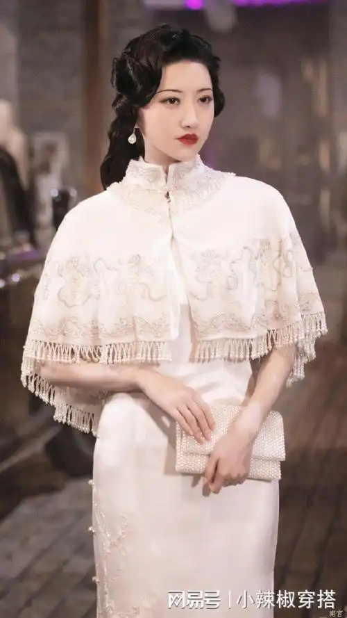 司藤让旗袍彻底火了尽显东方女性韵味配上高跟鞋女神气质绝了