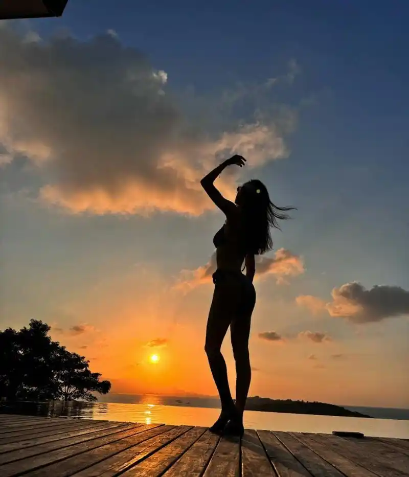 钟楚曦比基尼造型大揭秘,看完眼睛都要懵了!身姿曼妙让人叹为观止!