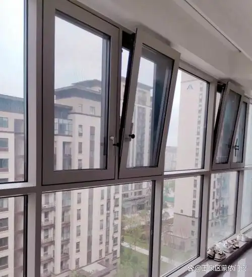 当初吵着要安装大玻璃窗的人为啥现在都后悔了原因很真实