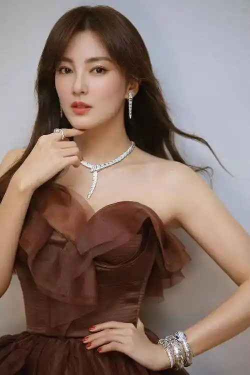 张雨绮气质优雅妩媚迷人高清写真集1