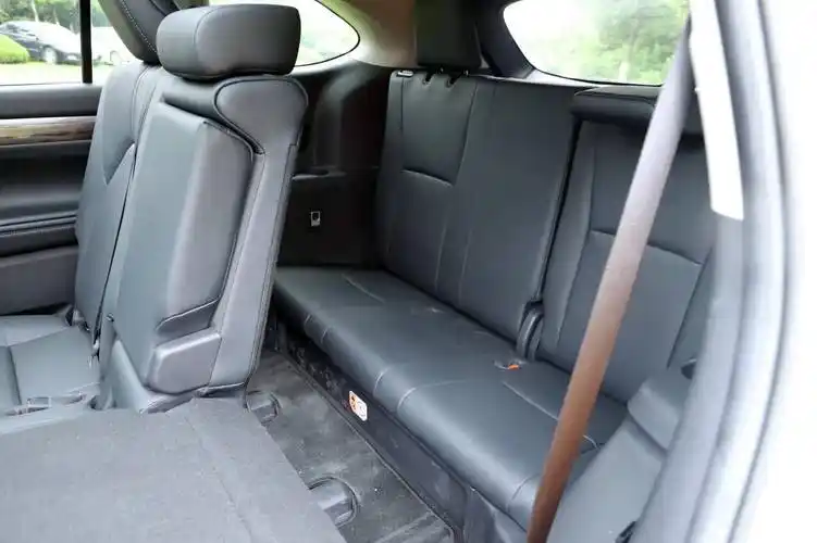 空间使用起来更加灵活实用,对于看重空间表现的消费者,汉兰达还是靠谱