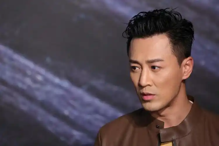 《谈情说案》大反派结婚,马国明恋情甜蜜,林峰却惨遭女友狠甩!