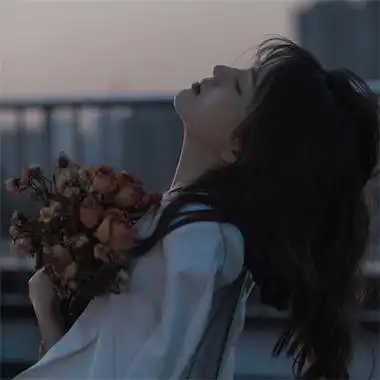 冷漠悲伤的女生头像图片