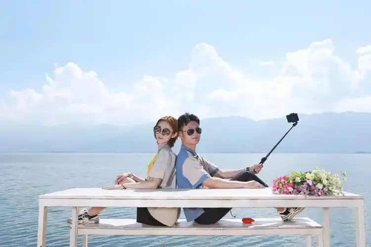 意,所以没有太多的准备,本来老大还考虑选哪件衣服,没想到,凯源直接说