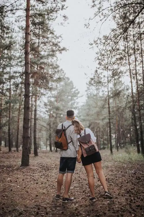 关键词:高清唯美情侣背影唯美情侣唯美背影户外情侣背影情侣合照人物