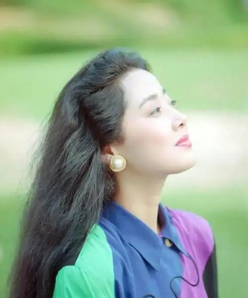 53岁刘蓓情路坎坷三婚携子再嫁第一任丈夫继子张若昀颜值爆表