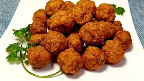 1豆腐酥肉:想要做好这种豆腐酥肉,需要稍微多下点功夫了,一定要掌握好