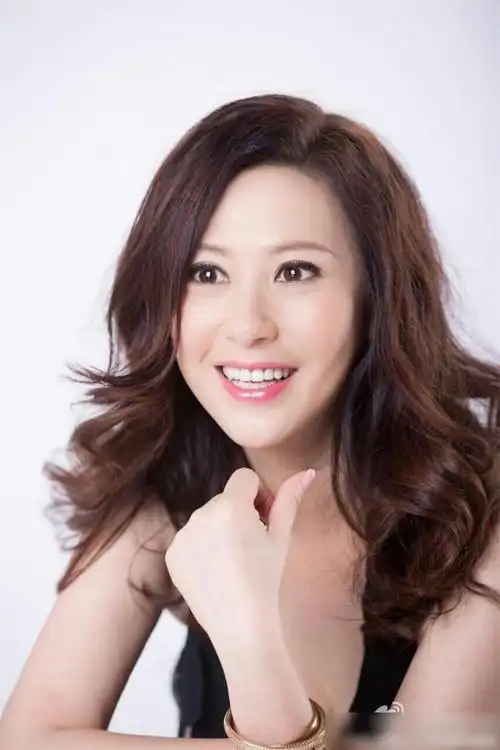 张卫健前女友tvb花旦江欣燕放下12年婚姻伤痛,新剧饰演冻龄妈妈|tvb_