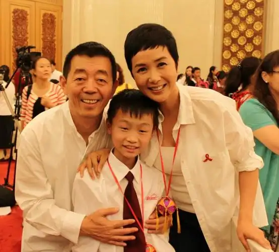 回顾蒋雯丽母亲:生三个女儿,二女儿漂亮,小女儿婚姻让她操碎心