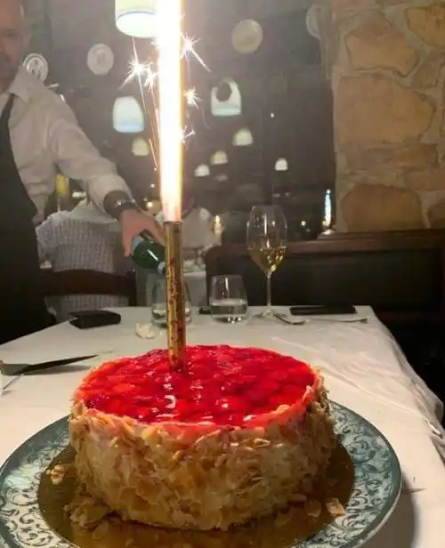 孙红雷过49岁生日,娇妻送祝福:祝眼睛越来越大_女儿_老婆_王骏迪