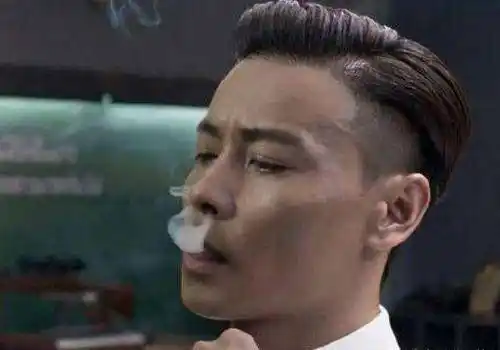 明星抽烟四大名场面, 王宝强周星驰让人心酸, 最后一位大家学不来