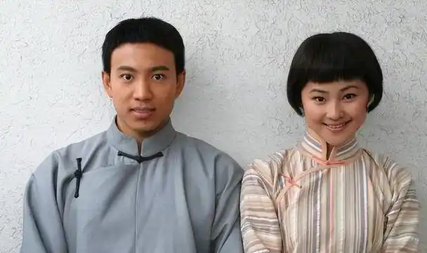 著名演员谷智鑫,34岁被马踩成废人,孕妻8年一把屎一把尿的伺候|宅男