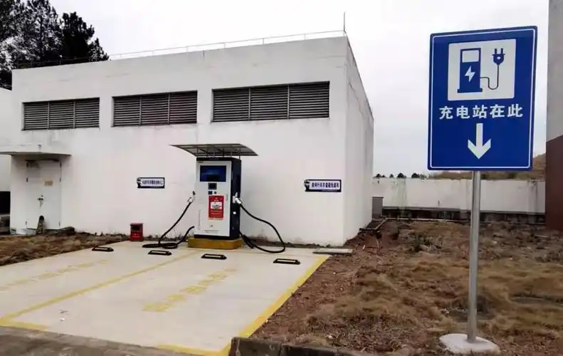 连州开电动车回家的人注意了清连高速8个服务区充电桩已投入使用啦