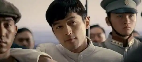 胡歌在青年演员里算是演技比较好的,一直以拍高质量的电视剧为主,像