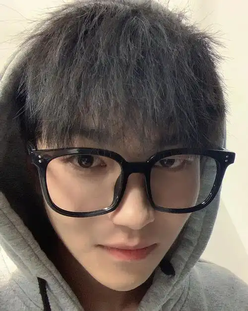 男生眼镜推荐06戴上就是网红