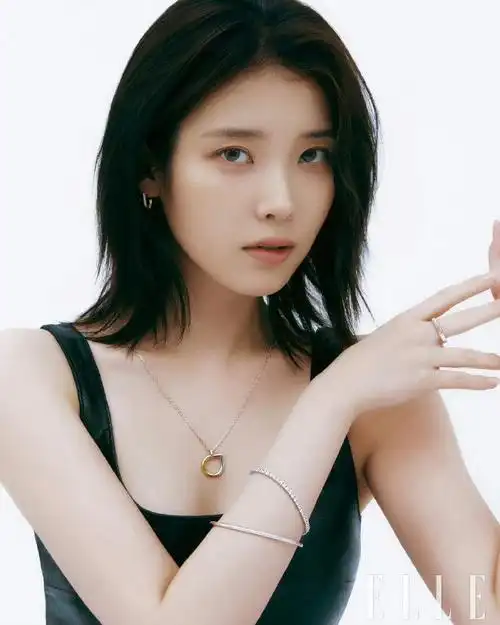 iu 李知恩 × elle korea july 2024