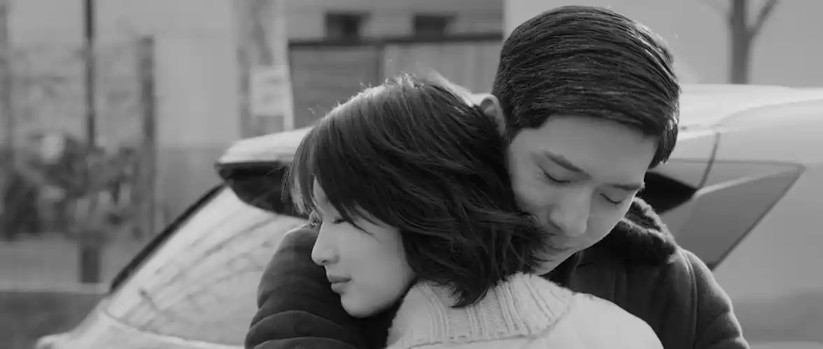 文/杀手里昂在《后来的我们》中,井柏然饰演的游戏程序员设计了一款