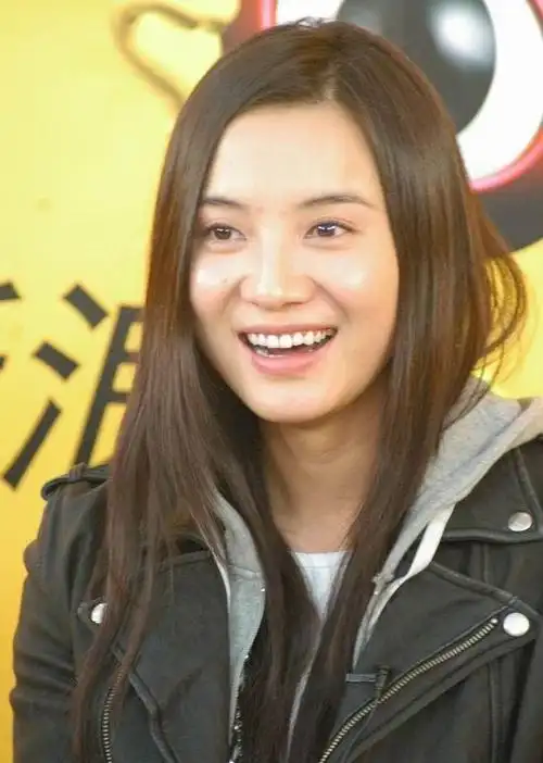 宋佳:被4个男人狂追,与5婚导演相恋5年,如今42岁还单身未婚