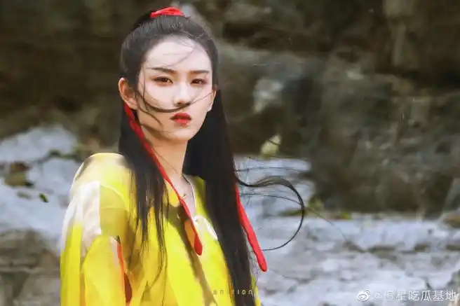 陆柯燃长发古风造型#我晕 能不能马上把陆柯燃抓去拍古装剧!