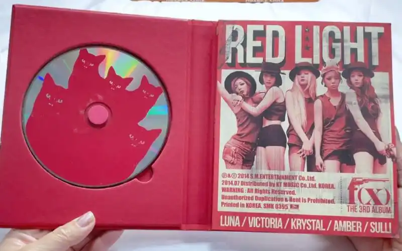 专辑翻翻看—fx red light红灯专 诡异 危险 细思极恐的概念神专