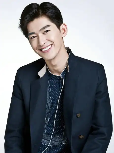 渣男里的小坦克张翰,面相到底有多差?