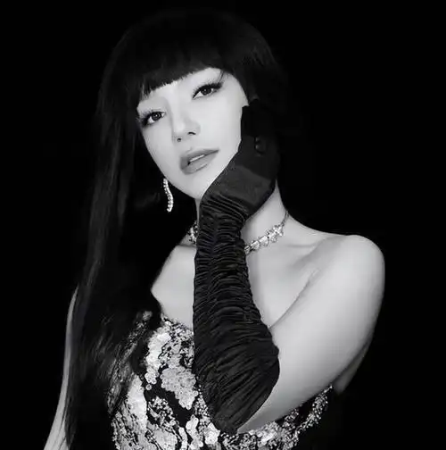 超女冠军江映蓉因整容失败像怪物被吐槽只剩眼珠是自己的