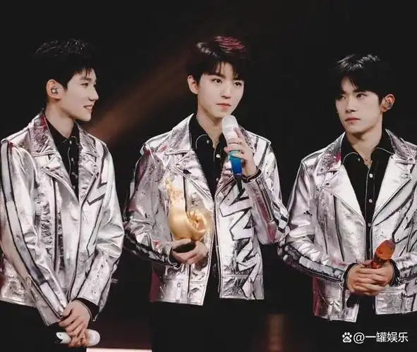 tfboys是2013年成立的,由王俊凯,王源,易烊千玺组成.