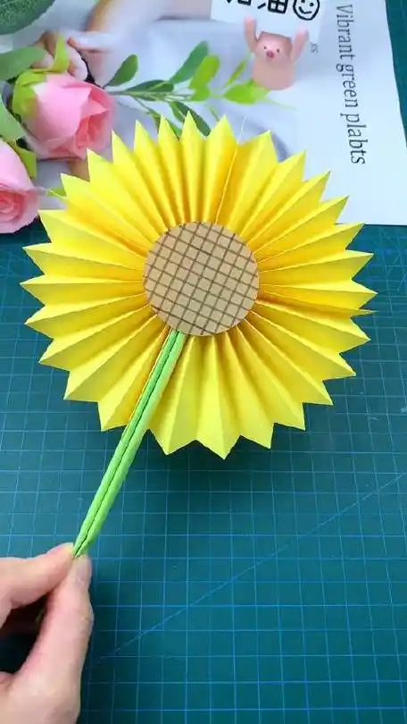 打开美呆了的向日葵97折纸#幼儿园手工 #秒懂创意的微博视频