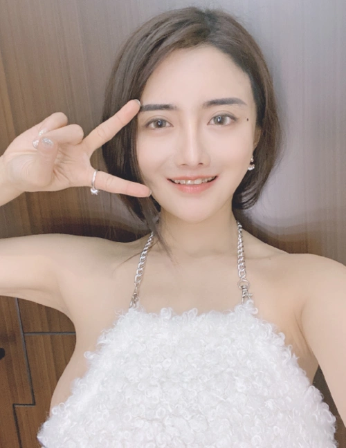 虎牙古阿扎黑料曝光后又一女主播出事为土豪粉丝定制视频