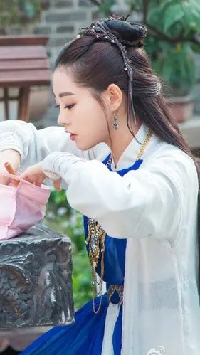 画心师-岑欢-祝绪丹饰