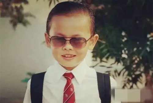 《长江七号》里面扮演讨人厌的富二代小男孩,如今却是美若天仙!