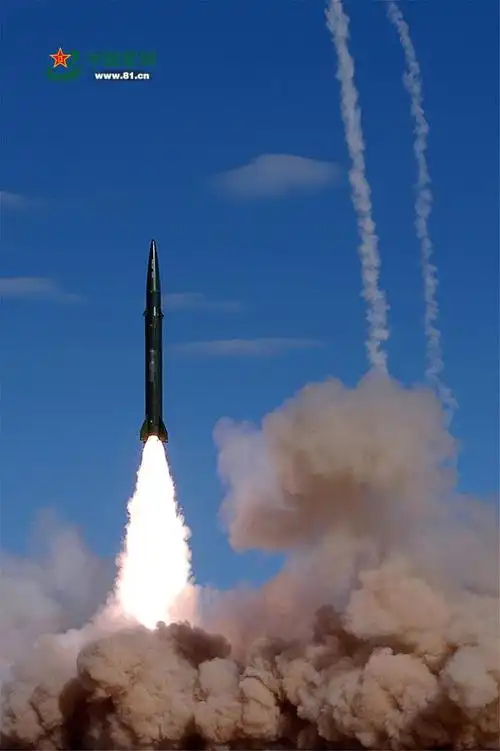 东风快递发射大场面帧帧大片(东风快递送导弹全程画面公开!震撼人心)